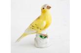 Figurka kanarka, Miśnia, lata 1860 – 1924 porcelana, malatura , na spodzie znak wytwórni, wys. 9,7 cm (Sopocki Dom Aukcyjny 6/2020 r.) w. 400 PLN / s. 550 PLN / collag